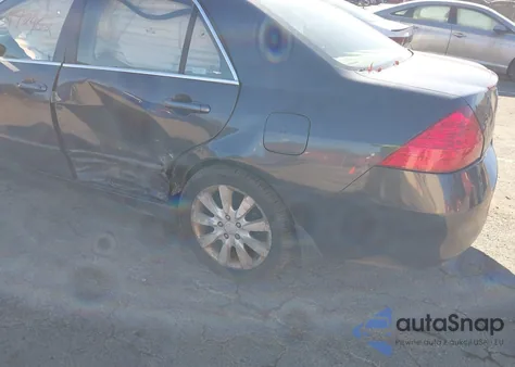 2006 Honda Accord 3.0 Ex z USA, uszkodzony, nr VIN 1HGCM668X6A017412